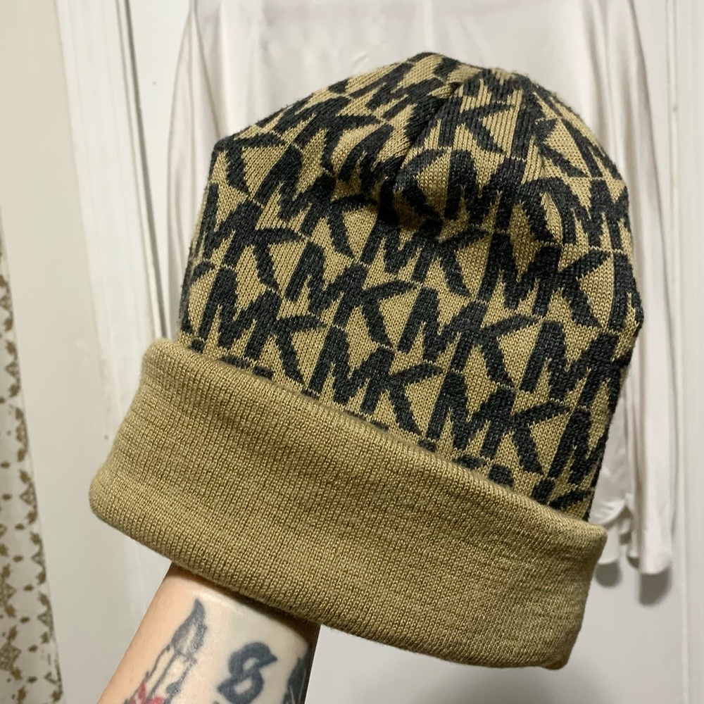 MK Signature Thin Knit Beanie